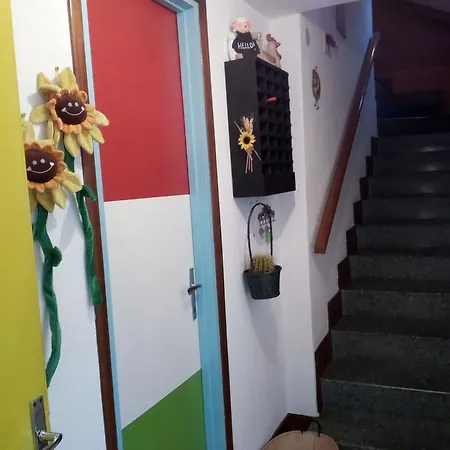 Hostelin De La Comare *
