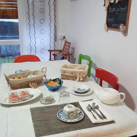 Hostelin De La Comare